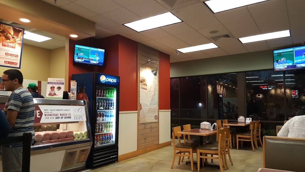 Jersey Mikes Subs | meal takeaway | 3832 Tyrone Blvd N, St. Petersburg, FL 33709, USA | 7278006954 OR +1 727-800-6954