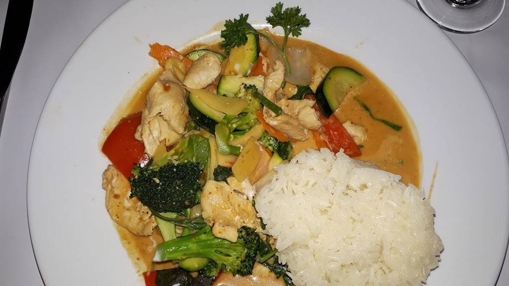 Restaurant Piment Thaï | restaurant | 401 Rue Principale, Saint-Sauveur, QC J0R 1R0, Canada | 4502273800 OR +1 450-227-3800