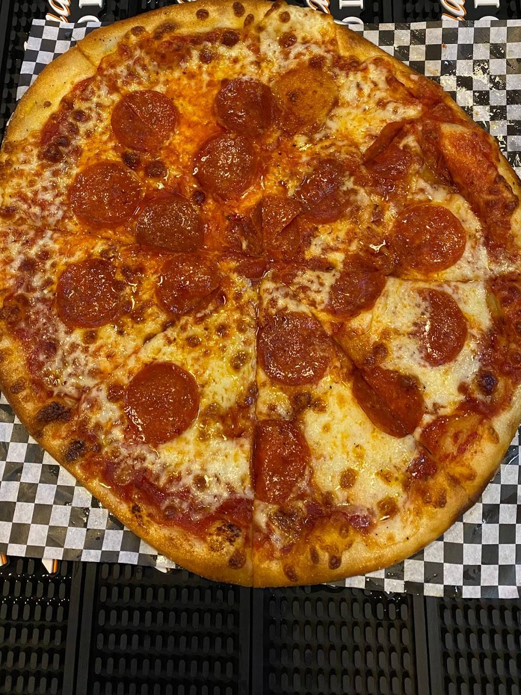 Crossroads Pub | restaurant | 63 Columbian St, Braintree, MA 02184, USA | 7816649600 OR +1 781-664-9600