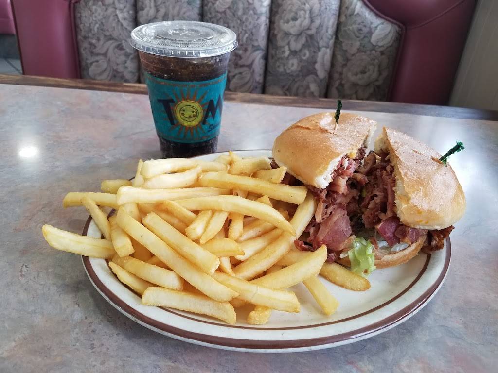 Toms Famous Burgers 12 | restaurant | 282 E Mission Blvd, Pomona, CA 91766, USA | 9096221107 OR +1 909-622-1107