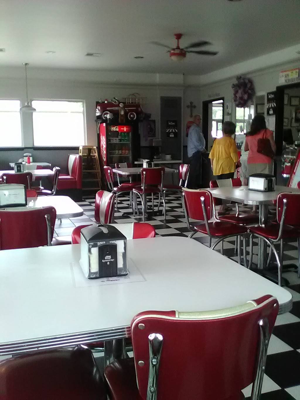 Buddys Drive Inn | restaurant | 3422 LA-70 S, Pierre Part, LA 70339, USA | 9852526405 OR +1 985-252-6405