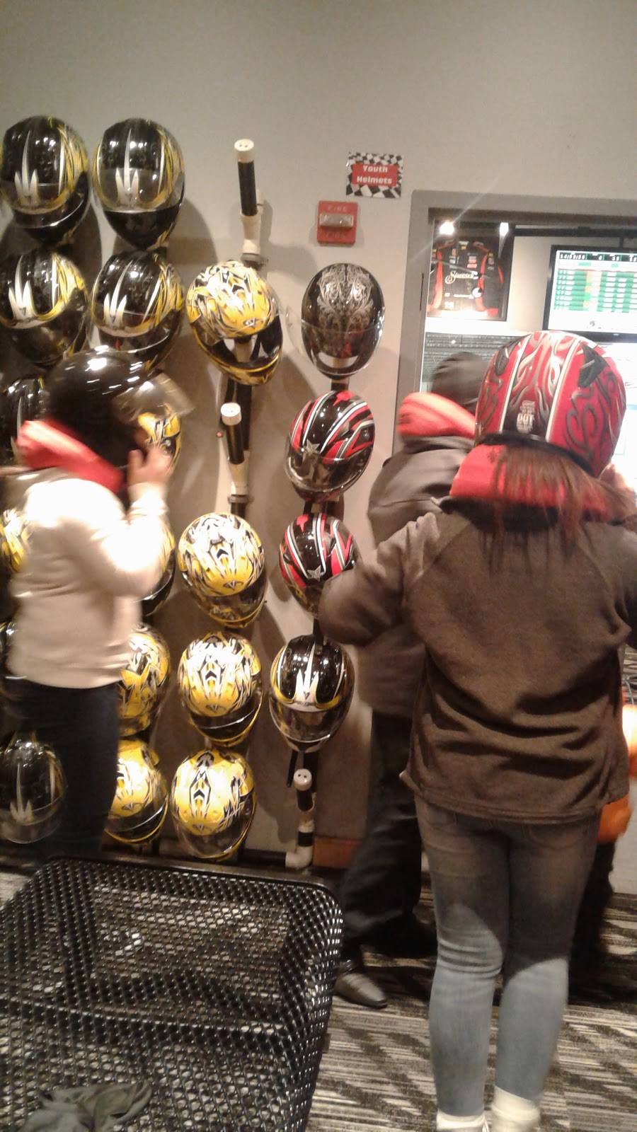 Fastimes Indoor Karting | restaurant | 3455 Harper Rd, Indianapolis, IN 46240, USA | 3175660066 OR +1 317-566-0066