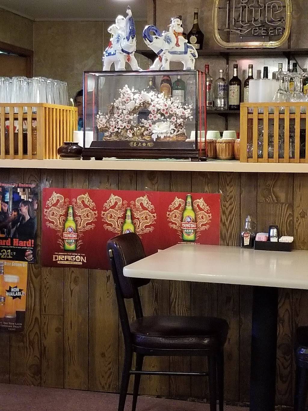 Golden Dragon Chinese Restaurant | restaurant | 2 South Rollins Rd, Fox Lake, IL 60020, USA | 8475876733 OR +1 847-587-6733