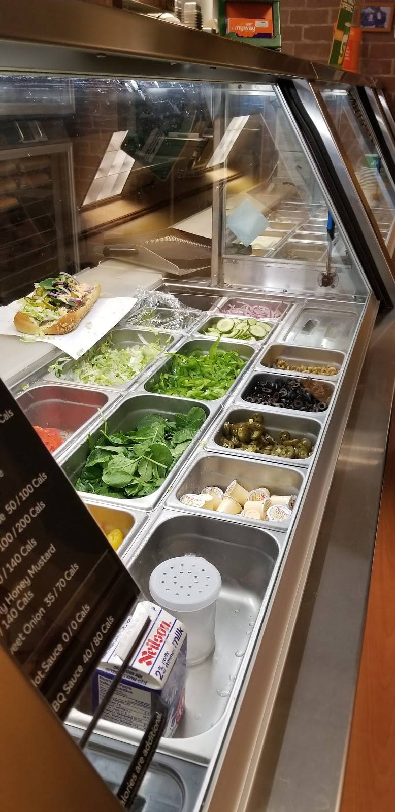 Subway | restaurant | 316 Wilson Ave, Toronto, ON M3H 1S8, Canada | 4166331222 OR +1 416-633-1222