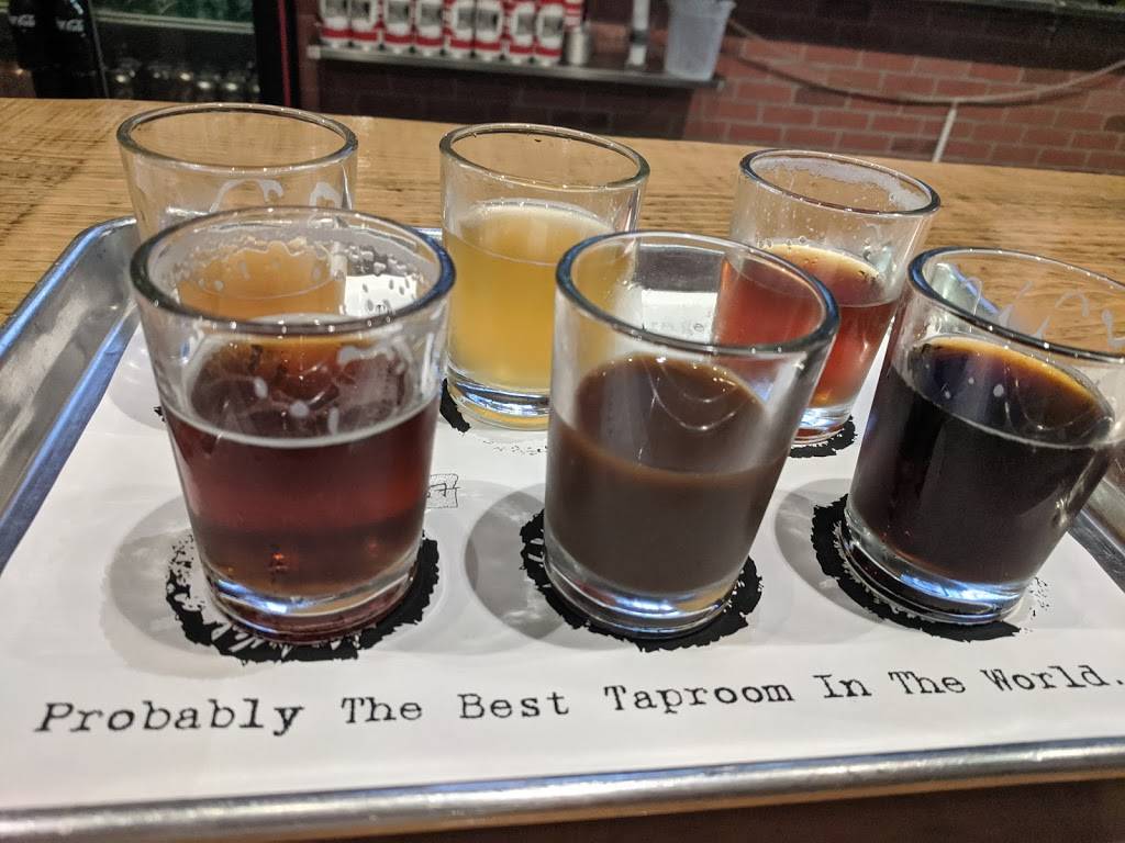 The Growler Garage | restaurant | 1837 Pacific Ave Suite 133, Forest Grove, OR 97116, USA | 5033725648 OR +1 503-372-5648