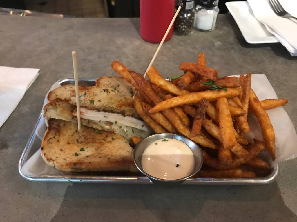 Local on Main Street | restaurant | 95 S Main St, Memphis, TN 38103, USA | 9014739573 OR +1 901-473-9573