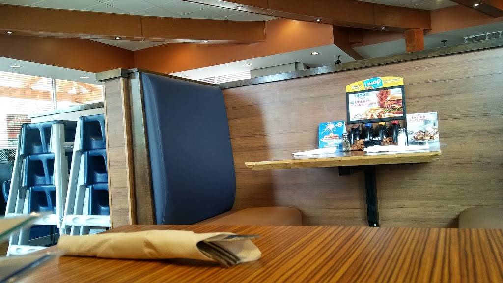 IHOP | bakery | 19239 Stone Oak Pkwy, San Antonio, TX 78258, USA | 2104951800 OR +1 210-495-1800