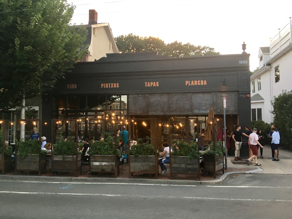 Barcelona Wine Bar | restaurant | 1688 Massachusetts Ave, Cambridge, MA 02138, USA | 6174682200 OR +1 617-468-2200