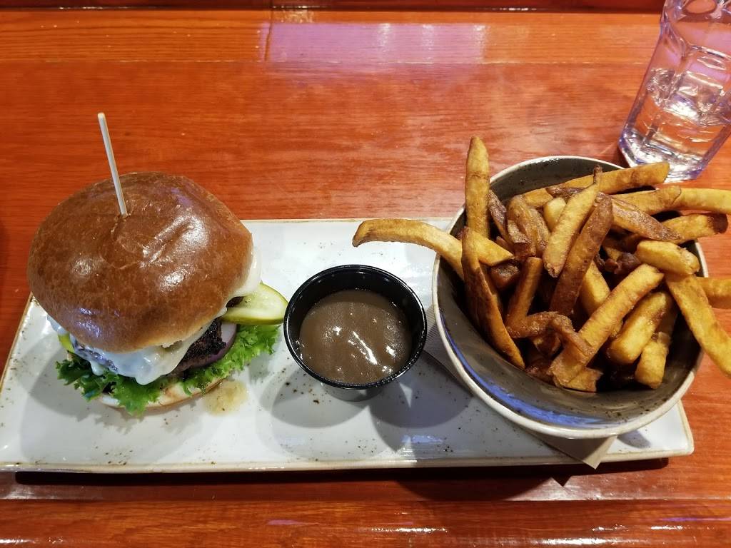 Bad Dog Corunna | restaurant | 368 Lyndoch St, Corunna, ON N0N 1G0, Canada | 5198624100 OR +1 519-862-4100