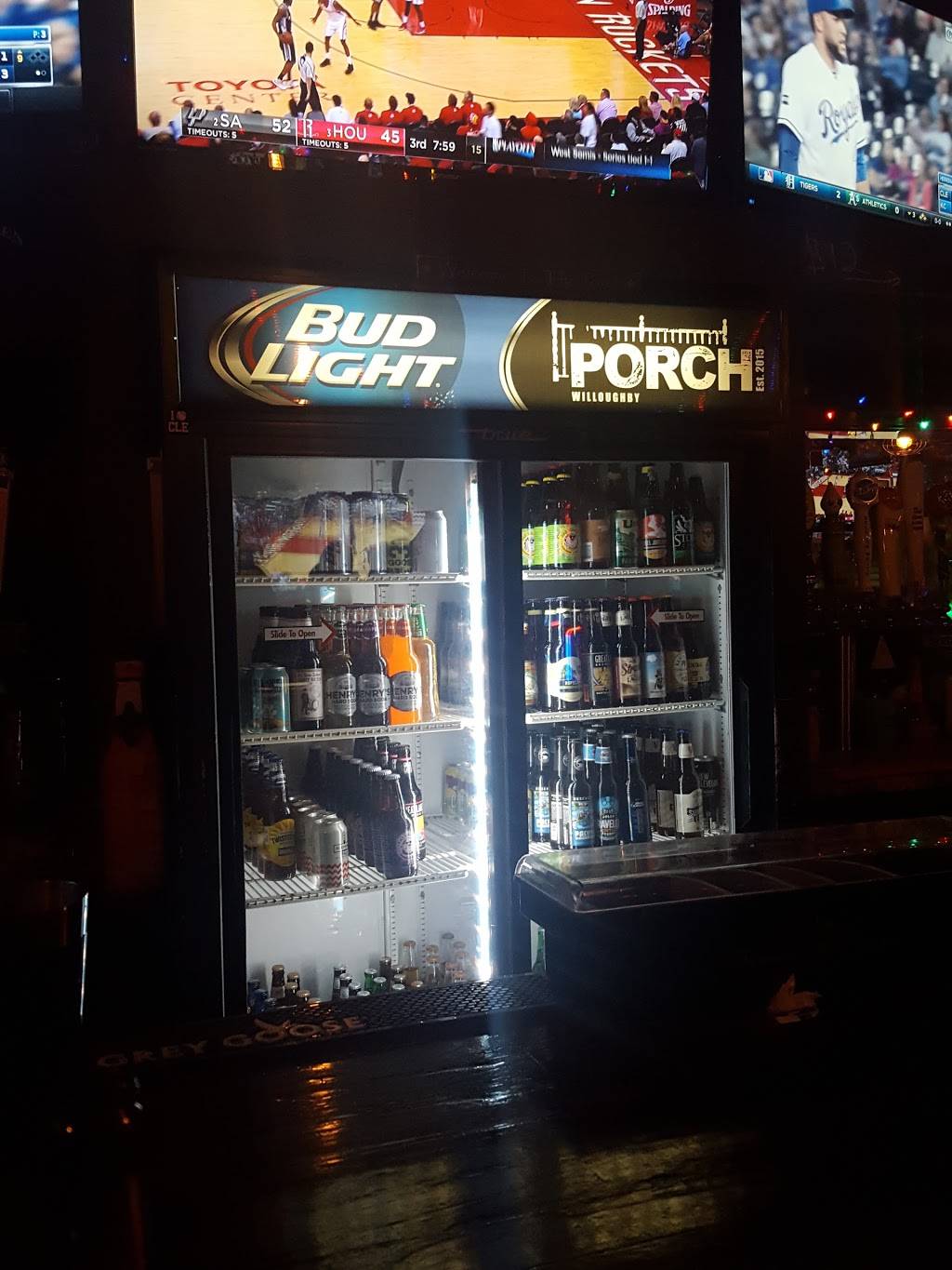 Porch Willoughby | restaurant | 37638 Vine St, Willoughby, OH 44094, USA | 4408561061 OR +1 440-856-1061