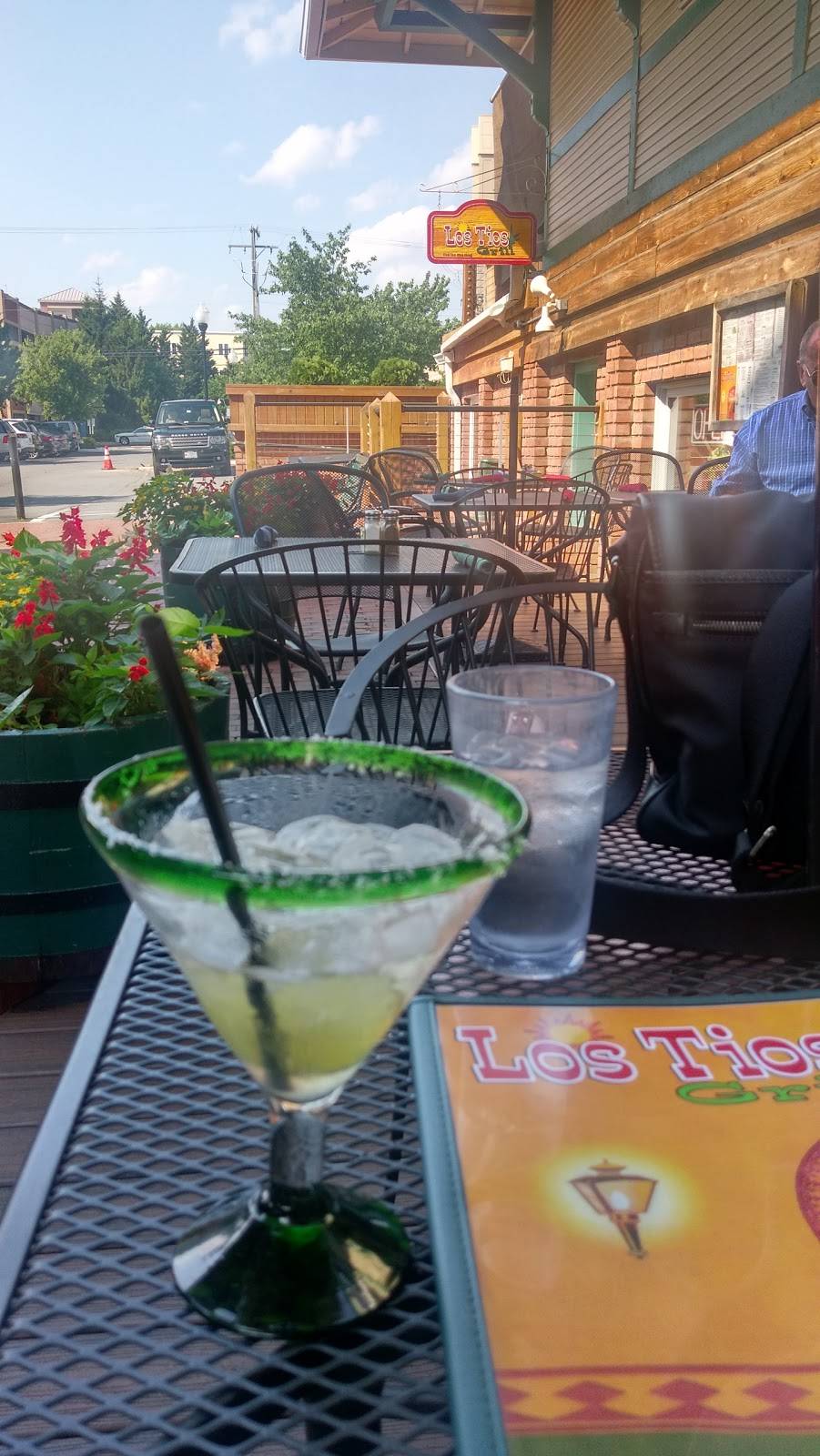 Los Tios Grill | restaurant | 201 Harrison St SE, Leesburg, VA 20175, USA | 5712913652 OR +1 571-291-3652