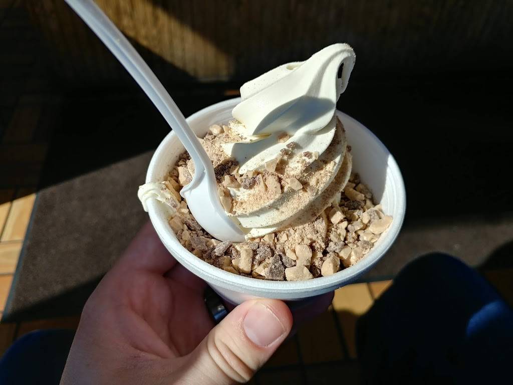 Freds Frozen Custard & Grill | restaurant | 4726 W Vliet St, Milwaukee, WI 53208, USA | 4147716270 OR +1 414-771-6270