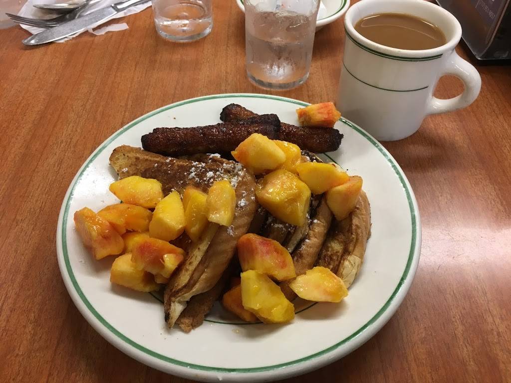 Town Hall Restaurant | restaurant | 4315 Division Hwy, East Earl, PA 17519, USA | 7173544056 OR +1 717-354-4056