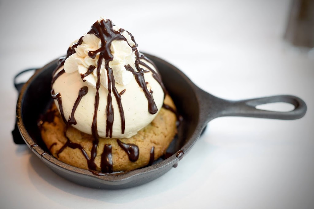 Champions Bistro | restaurant | 253 Black bear Dr, Delhi, LA 71232, USA | 3188785860 OR +1 318-878-5860