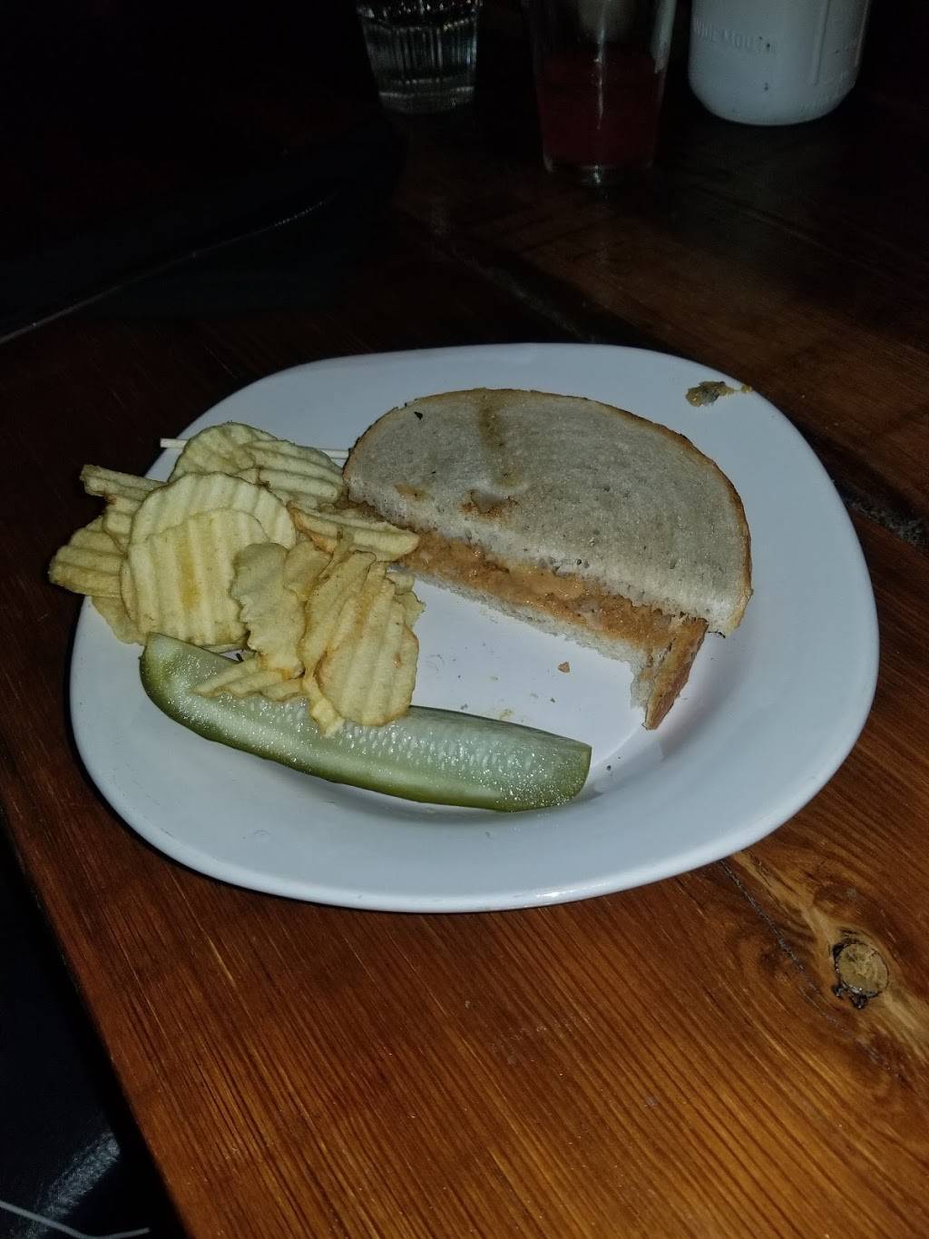 Nosh Pit Detroit | restaurant | 2995 Yemans St, Hamtramck, MI 48212, USA | 3134860777 OR +1 313-486-0777