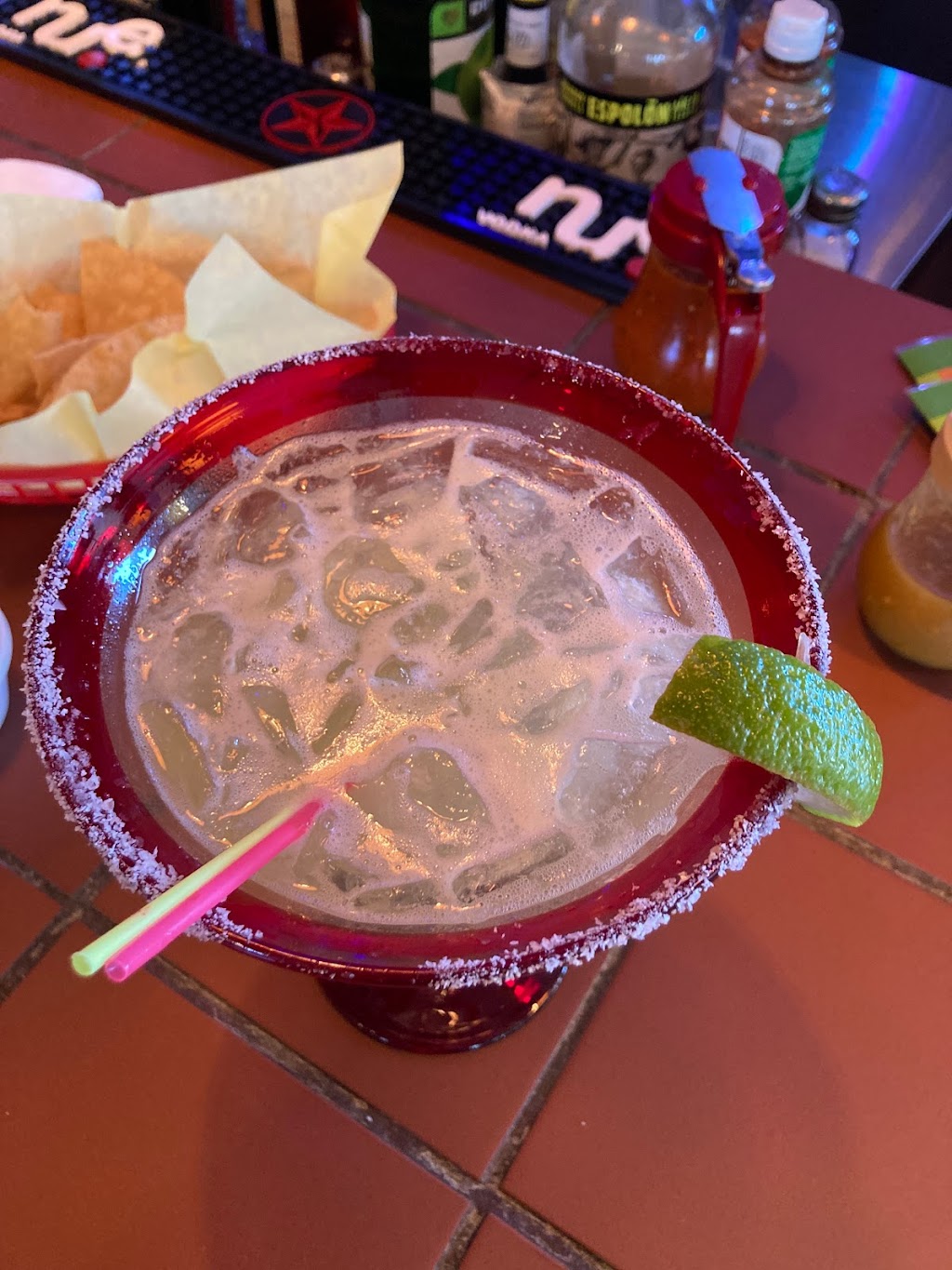 El Chipotle Mexican & American Food | restaurant | 850 Crescent Way, Arcata, CA 95521, USA | 7076305196 OR +1 707-630-5196