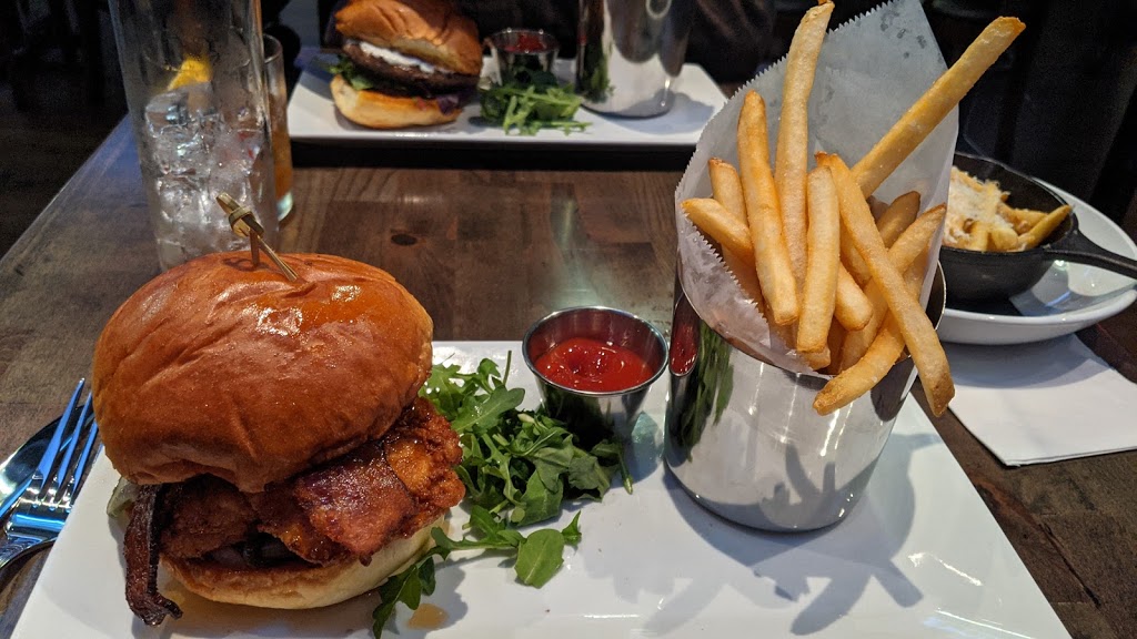 Avenue Social Kitchen & Cocktails | restaurant | 106 Bedford Ave, Bellmore, NY 11710, USA | 5169001660 OR +1 516-900-1660