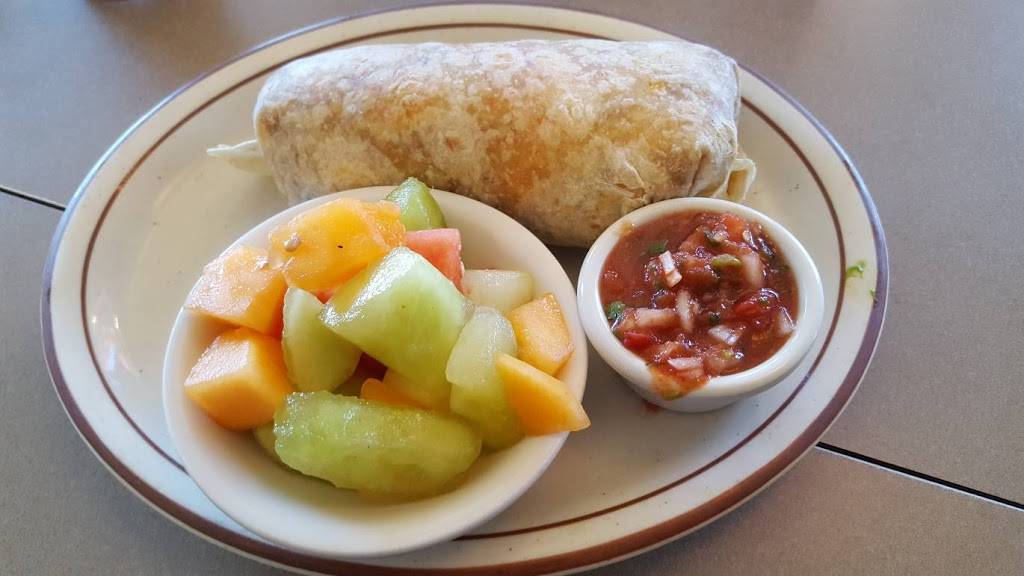 Hot N Tot | restaurant | 2347 Pacific Coast Hwy, Lomita, CA 90717, USA | 3103269626 OR +1 310-326-9626