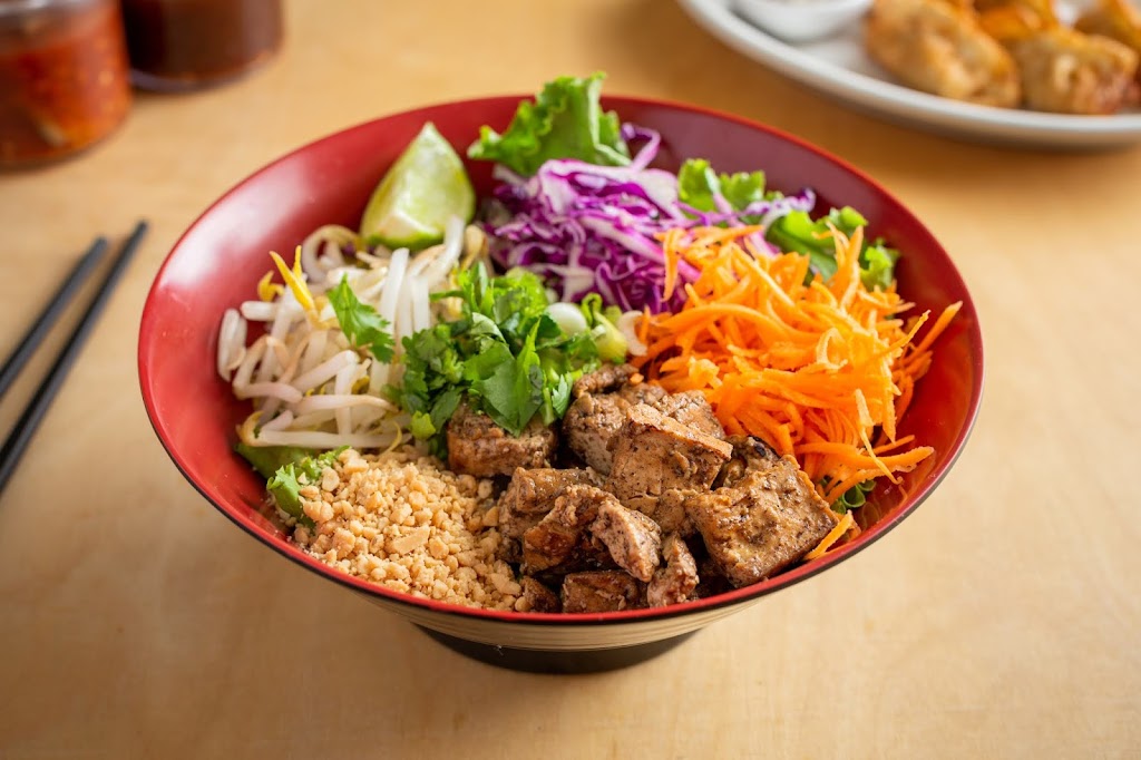 Pennys Noodle Shop | restaurant | 3400 N Sheffield Ave, Chicago, IL 60657, USA | 7732818448 OR +1 773-281-8448