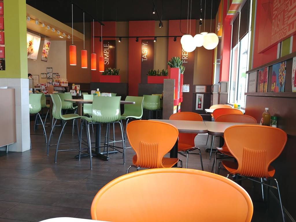 Zoës Kitchen | restaurant | 8926 S Broadway Ave Suite 104, Tyler, TX 75703, USA | 9039390925 OR +1 903-939-0925