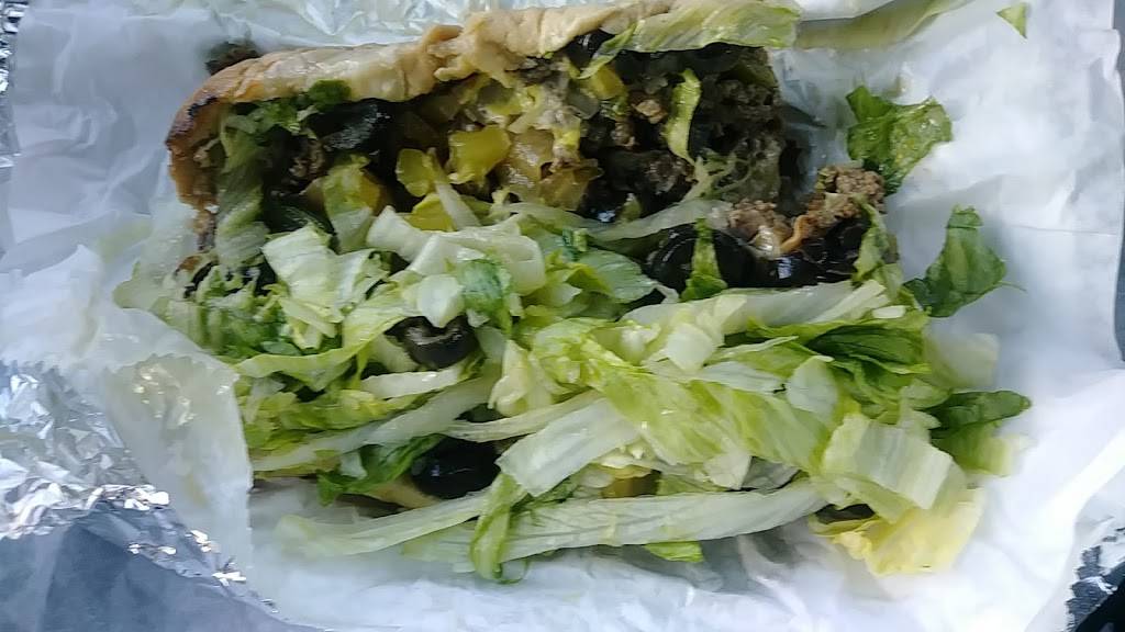 Famous Village Pizza | restaurant | 116 Main St, Pembroke, NH 03275, USA | 6034858940 OR +1 603-485-8940