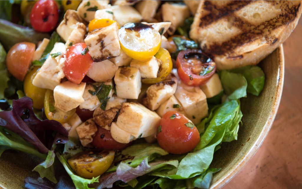 Urban Grill on Main | cafe | 6623 Main St, Cincinnati, OH 45244, USA | 5135618000 OR +1 513-561-8000