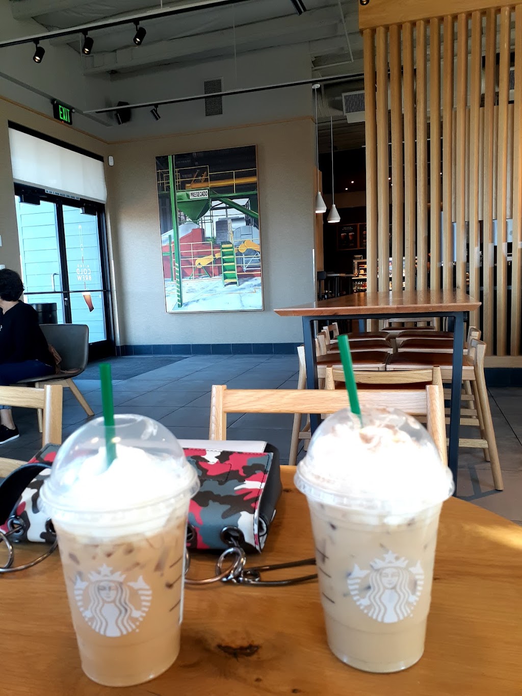 Starbucks | cafe | 2033 N Imperial Ave, El Centro, CA 92243, USA | 7603522532 OR +1 760-352-2532