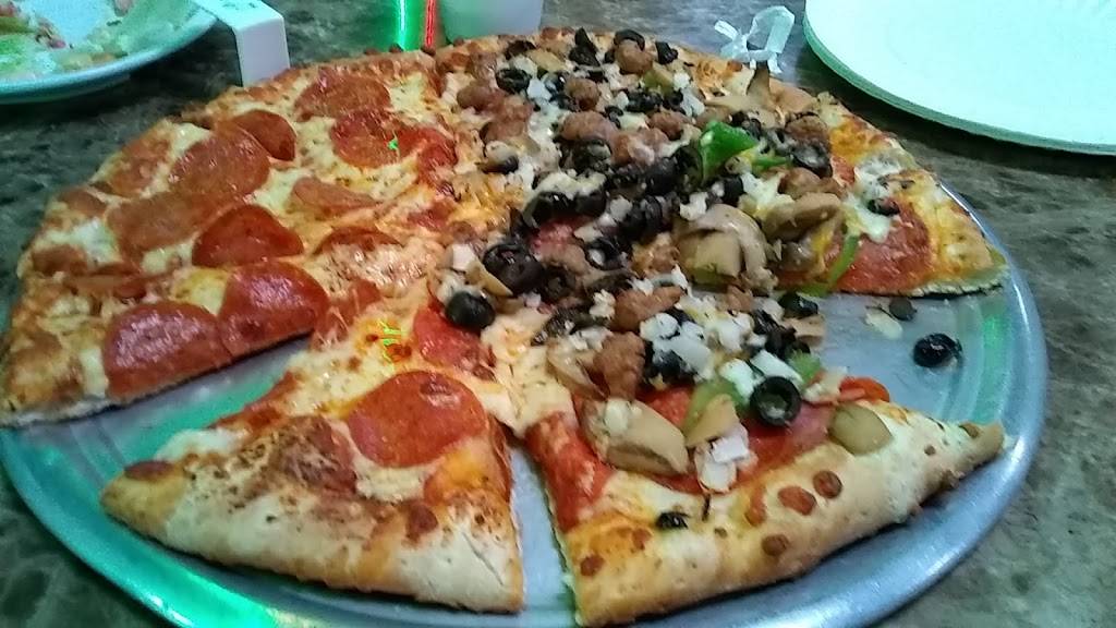 Giovannis Pizzeria | restaurant | 45 N 2nd St, Porterville, CA 93257, USA | 5597818110 OR +1 559-781-8110