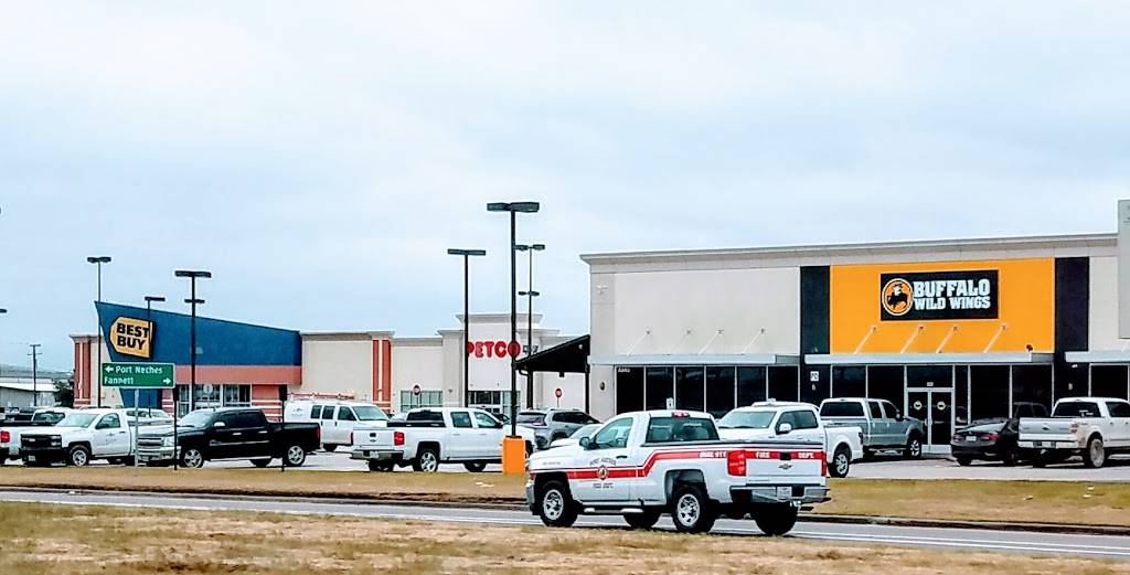 Buffalo Wild Wings | restaurant | 8845 Memorial Blvd Suite 200, Port Arthur, TX 77640, USA | 4097240046 OR +1 409-724-0046