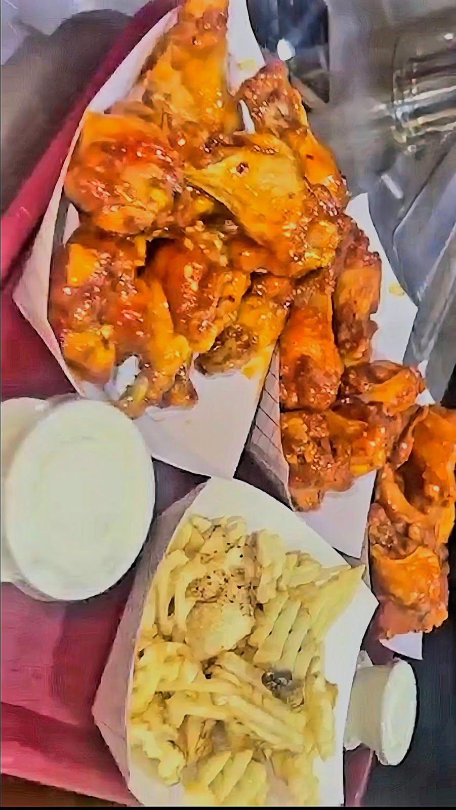 El Paso Wing House | restaurant | 8401 Gateway Blvd W, El Paso, TX 79925, USA | 9153048792 OR +1 915-304-8792
