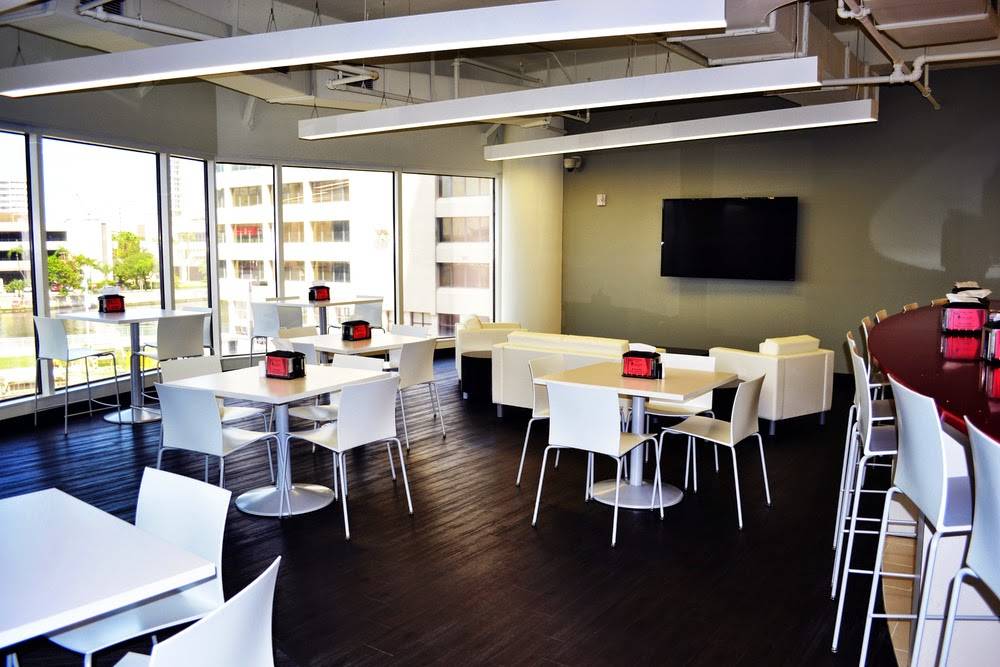 The Corner Cafe & Deli | cafe | 100 Ashley Dr S #220, Tampa, FL 33602, USA | 8132739711 OR +1 813-273-9711