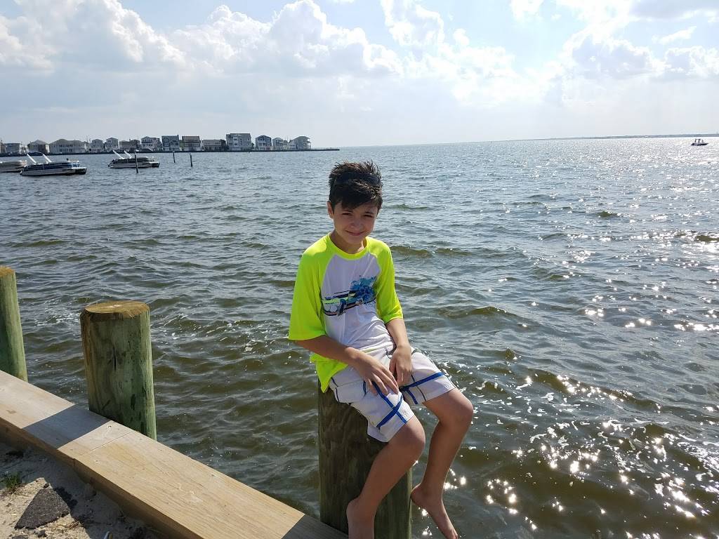 The Dock Outfitters | restaurant | 5 NJ-35, Seaside Heights, NJ 08751, USA | 7328308171 OR +1 732-830-8171