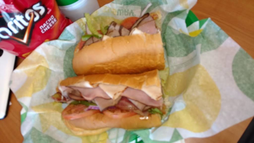 Subway | restaurant | 33950 Angels Ln, Wildomar, CA 92595, USA | 9514714032 OR +1 951-471-4032