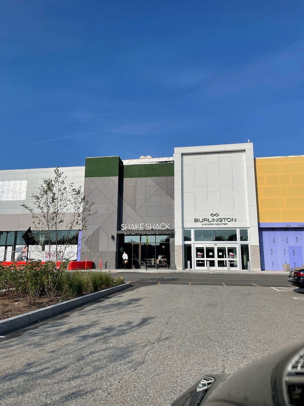 Shake Shack | restaurant | 75 Middlesex Turnpike Suite 1550, Burlington, MA 01803, USA | 7812535399 OR +1 781-253-5399