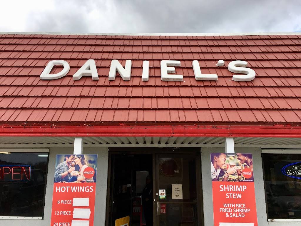 Daniels Fast Food | restaurant | 129 Bourg Larose Hwy, Bourg, LA 70343, USA | 9855947670 OR +1 985-594-7670