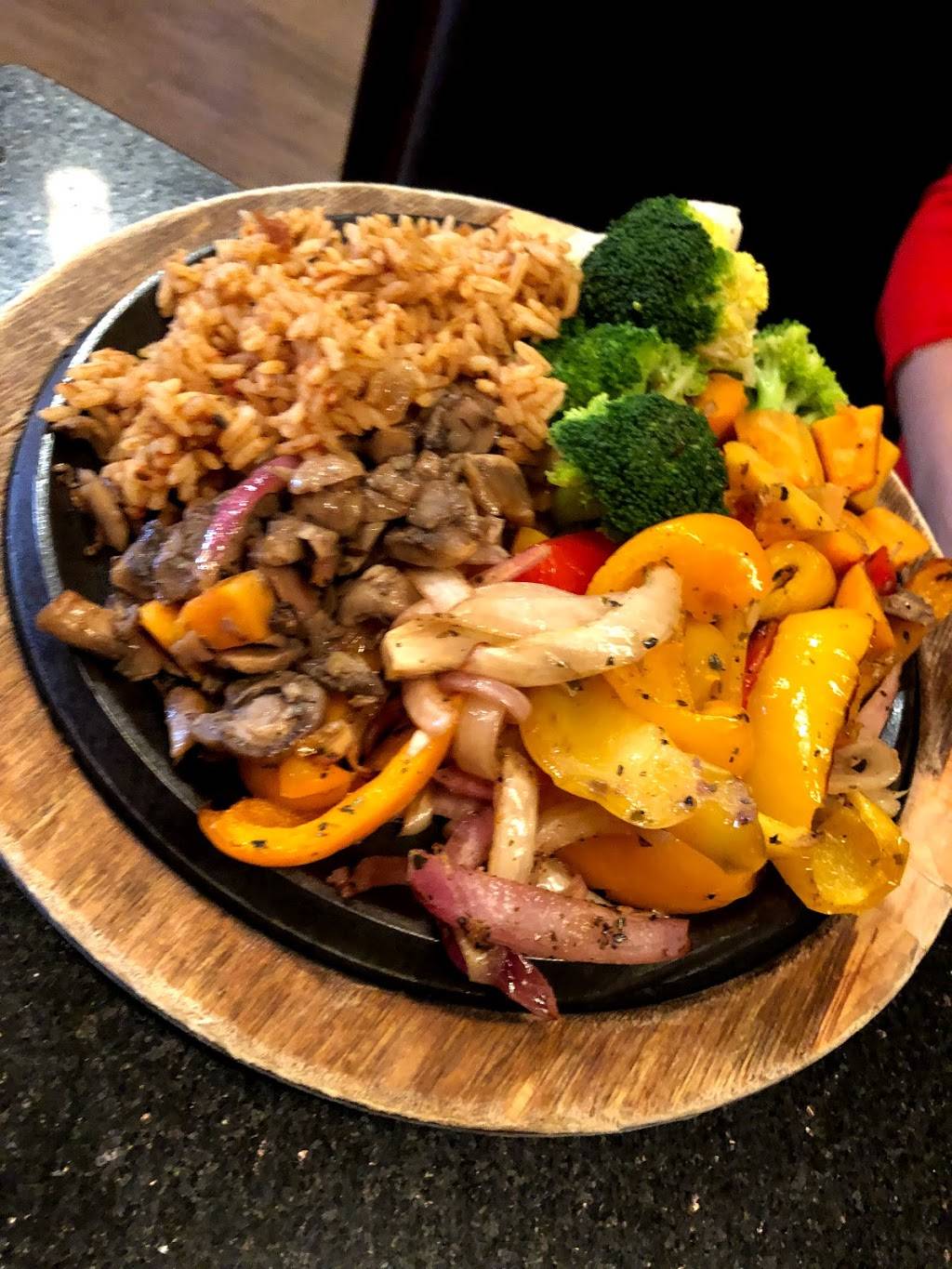 The Pickle Barrel | restaurant | 1 Bass Pro Mills Dr, Concord, ON L4K 5W4, Canada | 9056692524 OR +1 905-669-2524