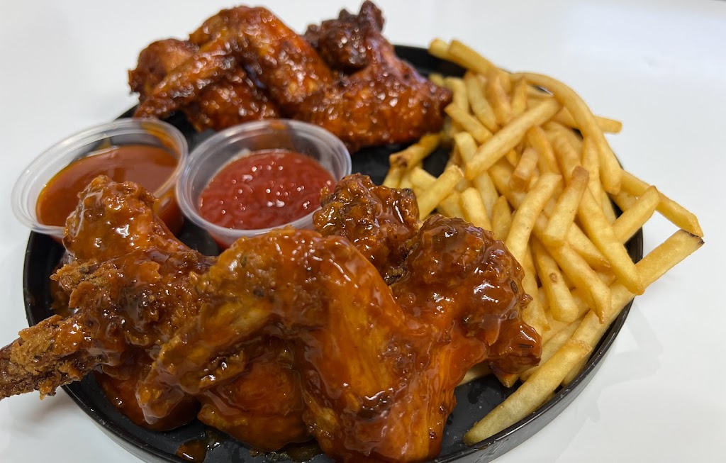 W W Wings | restaurant | 817 W Lincoln Hwy Unit H, DeKalb, IL 60115, USA | 8157588899 OR +1 815-758-8899