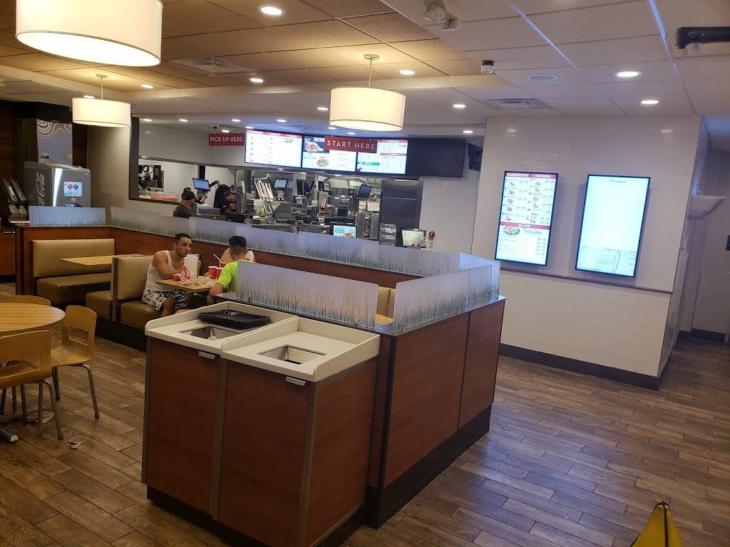 Wendys | restaurant | 12650 Pines Blvd, Pembroke Pines, FL 33027, USA | 9544365583 OR +1 954-436-5583