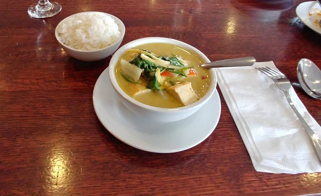 Chao Phaya Thai Cuisine | restaurant | 900 Easton Ave, Somerset, NJ 08873, USA | 7322141348 OR +1 732-214-1348