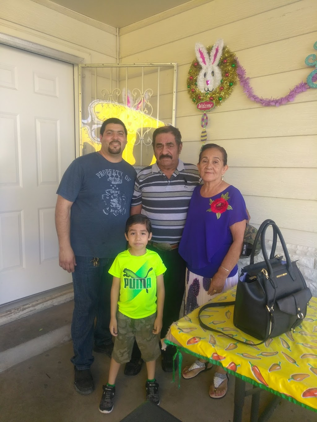 El Chilazzo | restaurant | 4937 US-83, Roma, TX 78584, USA | 9563529215 OR +1 956-352-9215