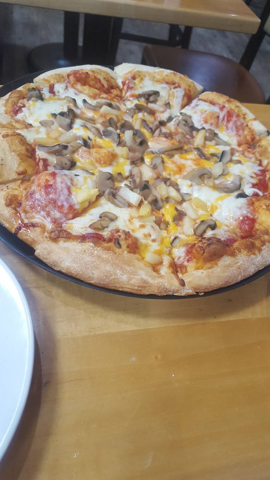 Dollys Pizza | restaurant | 1188 S Lapeer Rd, Lake Orion, MI 48360, USA | 2487837444 OR +1 248-783-7444