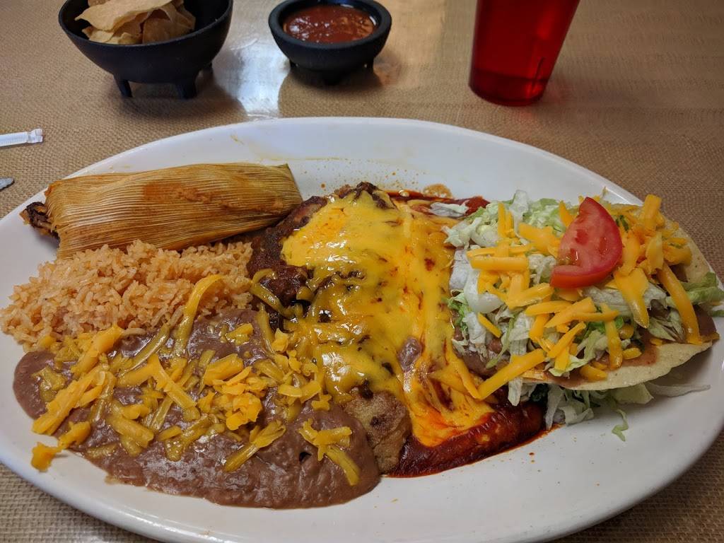 Perfectos Mexican Restaurant | restaurant | 5404 S 12th Ave, Tucson, AZ 85706, USA | 5208895651 OR +1 520-889-5651