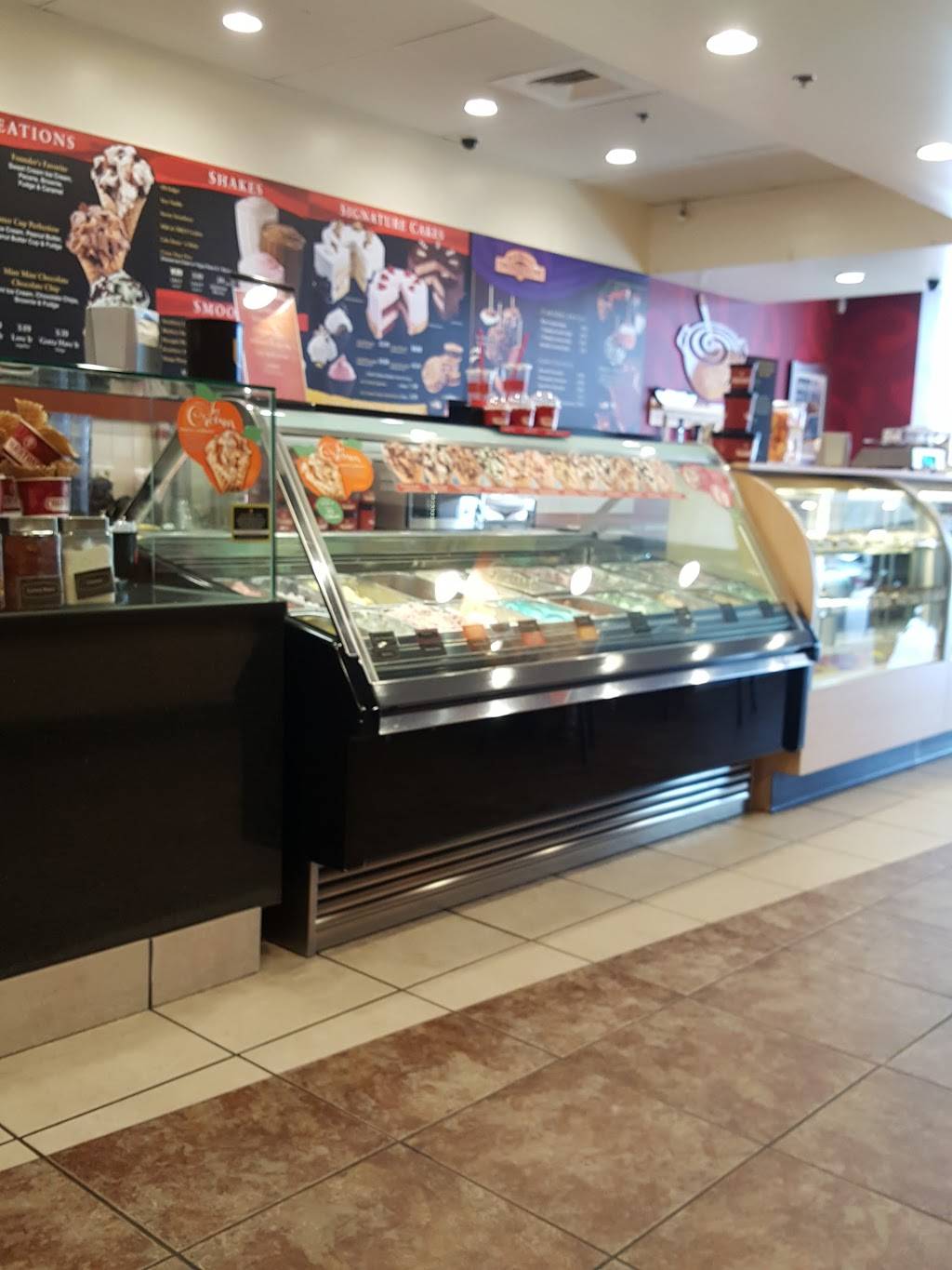 Cold Stone Creamery | bakery | 71 Silhavy Rd Ste 161, Valparaiso, IN 46383, USA | 2194763430 OR +1 219-476-3430