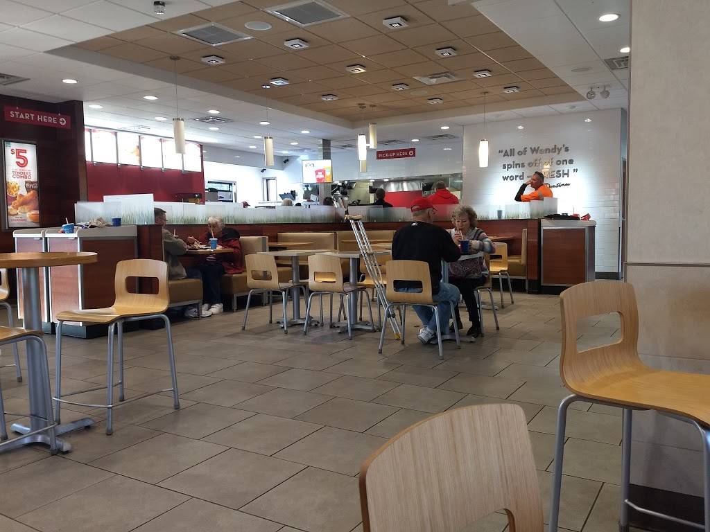 Wendys | restaurant | 1852 42nd St NE, Cedar Rapids, IA 52402, USA | 3193931619 OR +1 319-393-1619