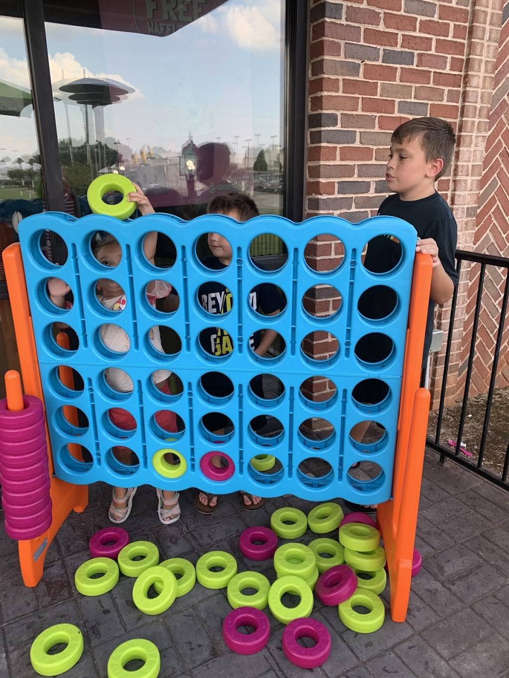 Menchies Frozen Yogurt | bakery | 3030 Watson Blvd Suite 1100, Warner Robins, GA 31093, USA | 4789531910 OR +1 478-953-1910