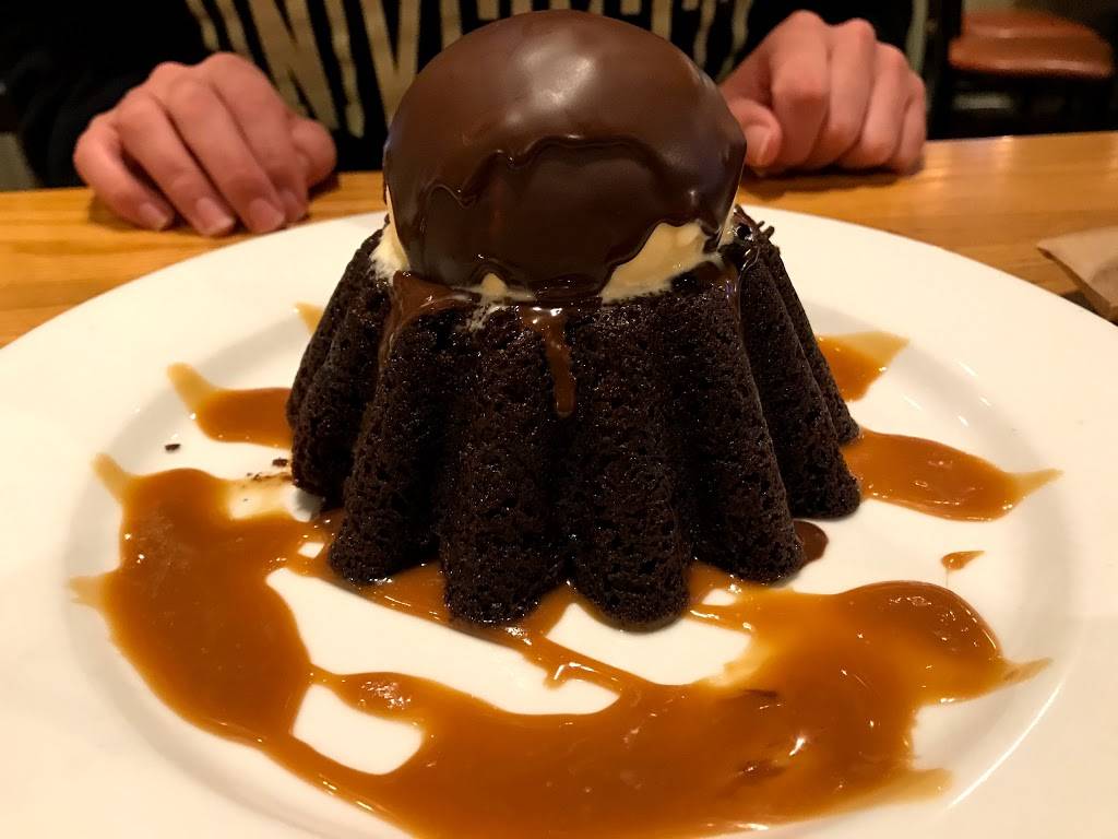 Chilis Grill & Bar | restaurant | 7021 International Dr, Orlando, FL 32819, USA | 4073527618 OR +1 407-352-7618