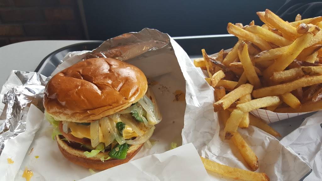 Michaels Beef House | restaurant | 6747 W North Ave, Oak Park, IL 60302, USA | 7088488080 OR +1 708-848-8080