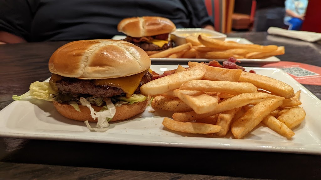 Red Robin Gourmet Burgers and Brews | restaurant | 100 Bluefish Dr Suite 100, Panama City Beach, FL 32413, USA | 8502331480 OR +1 850-233-1480