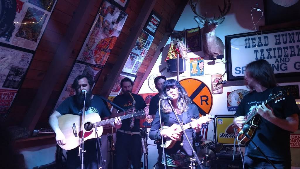 Waterwheel Pizza Parlor & Saloon | restaurant | 22265 Parrotts Ferry Rd, Sonora, CA 95370, USA | 2095328822 OR +1 209-532-8822