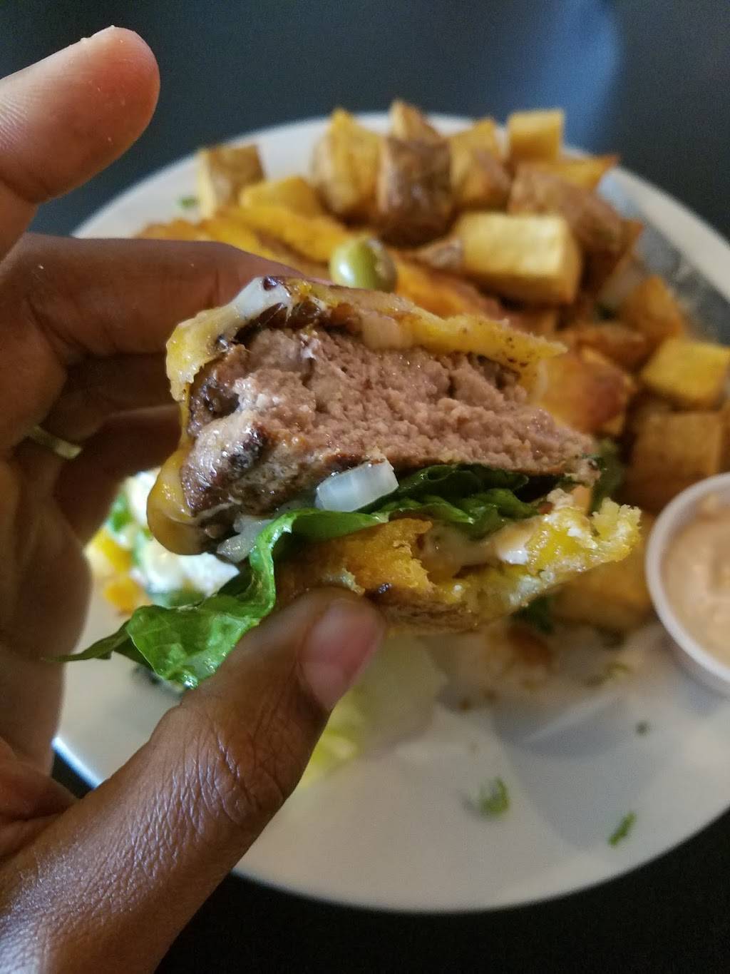 Luna Rosa Puerto Rican Grill y Tapas | restaurant | 2603 SE Military Dr #106, San Antonio, TX 78223, USA | 2103143111 OR +1 210-314-3111